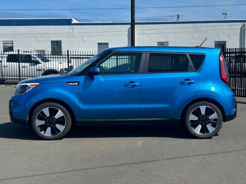 Used 2016 Kia Soul + w/ Designer's Package FWD image 8