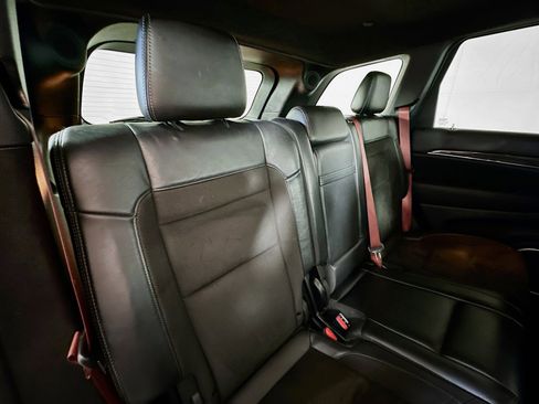 Used 2020 Jeep Grand Cherokee SRT image 28