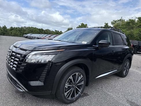 New 2026 Nissan Pathfinder Platinum w/ Cargo Package FWD image 8