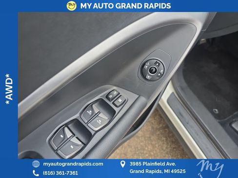 Used 2015 Hyundai Santa Fe Limited image 11