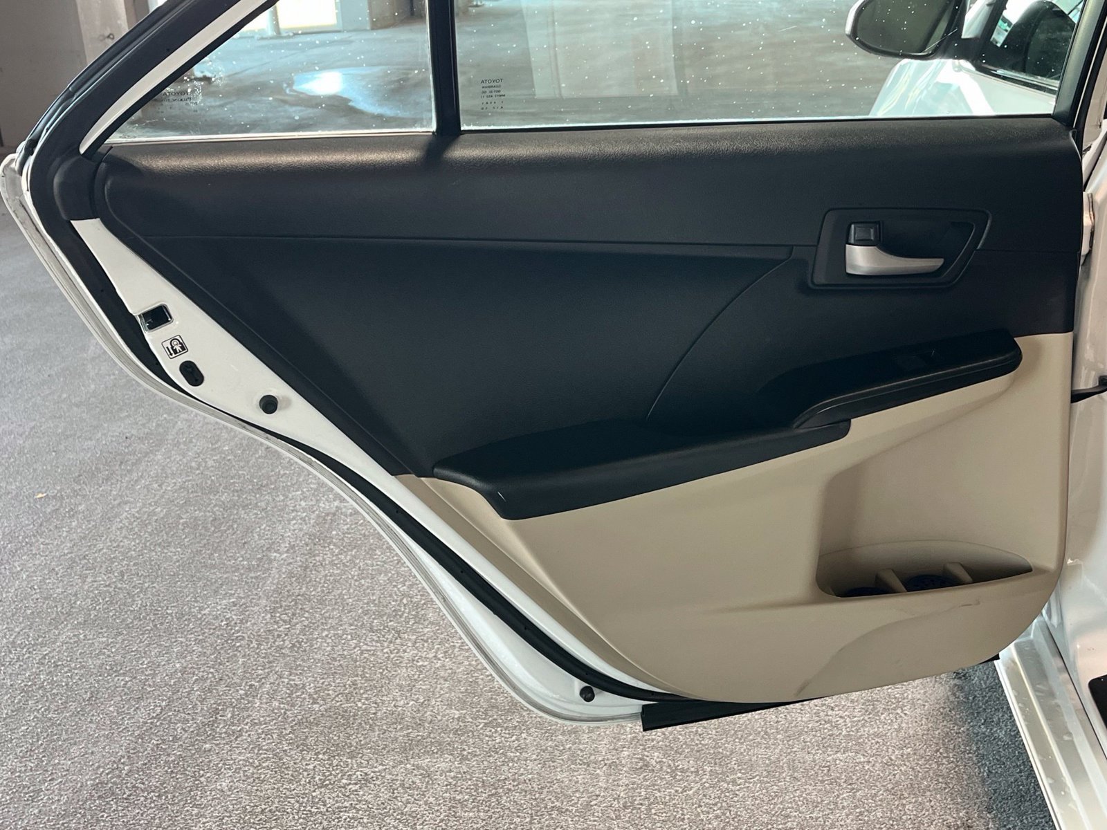 Used 2012 Toyota Camry LE FWD image 31