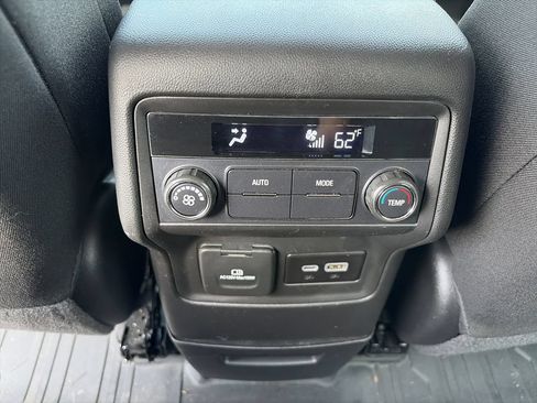 Used 2023 GMC Acadia SLE w/ Driver Convenience Package FWD image 21