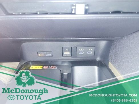 Certified 2025 Toyota Camry LE image 29