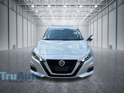 Used 2021 Nissan Altima 2.5 SV w/ SV Premium Package AWD/4WD image 11