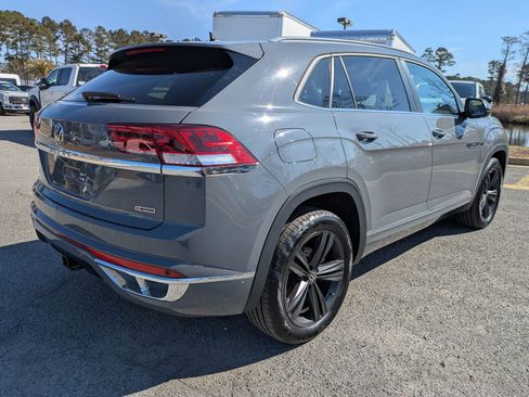 Used 2021 Volkswagen Atlas Cross Sport SE w/ Panoramic Sunroof Package image 4