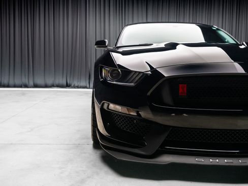 Used 2016 Ford Mustang Shelby GT350R w/ GT350R Equipment Group 920A RWD image 19