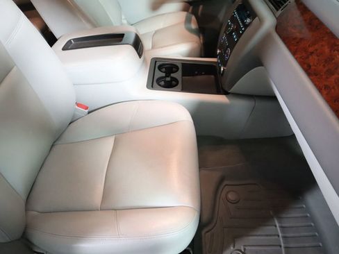 Used 2014 GMC Sierra 3500 SLT w/ SLT Convenience Package image 56