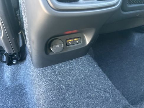 Certified 2025 Volvo XC40 B5 Plus image 14