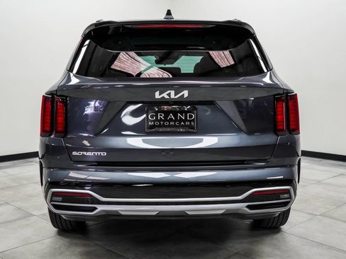 Used 2023 Kia Sorento S w/ Panoramic Sunroof Package FWD image 9