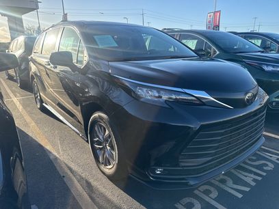 Used 2026 Toyota Sienna XLE