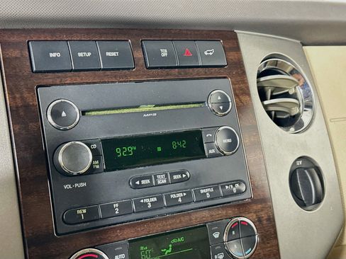 Used 2013 Ford Expedition XLT RWD image 19