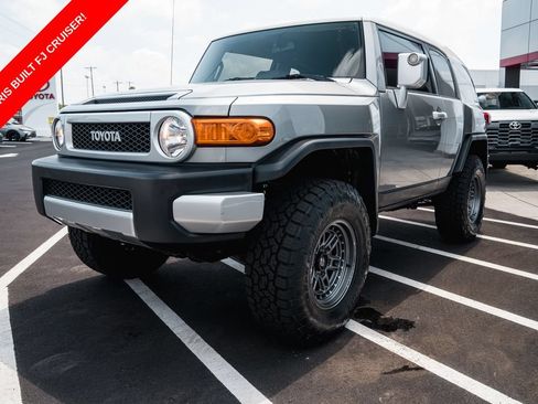 Used 2010 Toyota FJ Cruiser 4WD image 3