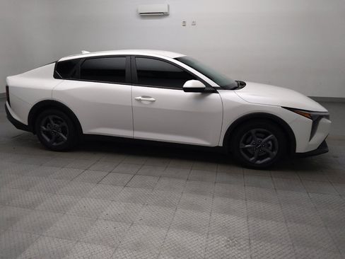 Used 2025 Kia K4 FWD image 11