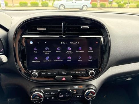 Certified 2024 Kia Soul EX w/ Option Group 015 FWD image 12