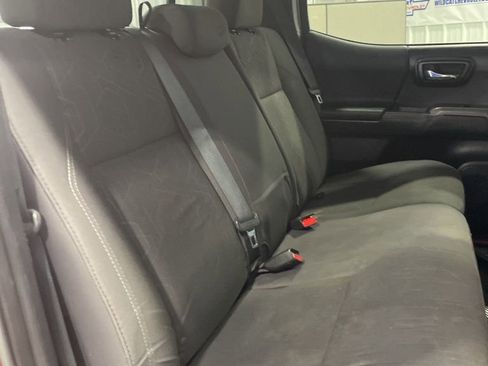 Used 2016 Toyota Tacoma TRD Off-Road image 25