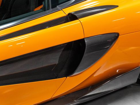 Used 2019 McLaren 600LT RWD image 32