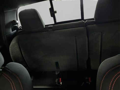 Certified 2025 Nissan Frontier PRO-4X image 18