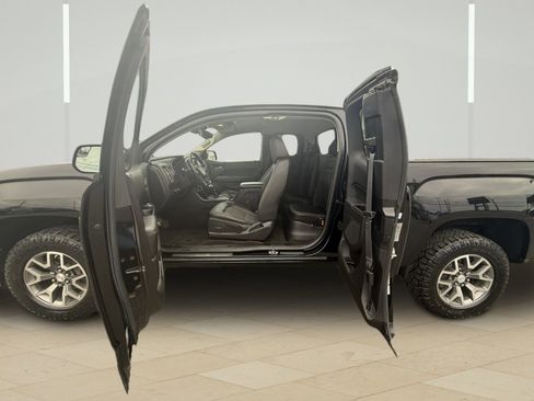 Used 2017 GMC Canyon SLE w/ All Terrain X Package image 26