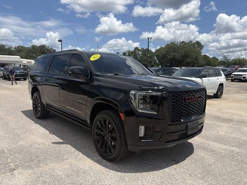 Used 2021 GMC Yukon XL Denali AWD/4WD image 9