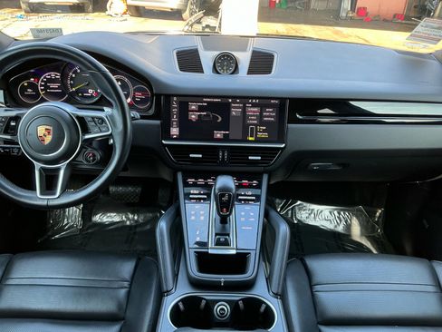 Used 2020 Porsche Cayenne E-Hybrid image 16
