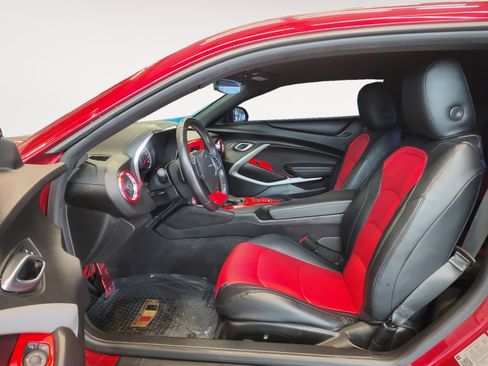 Used 2021 Chevrolet Camaro LT RWD image 23