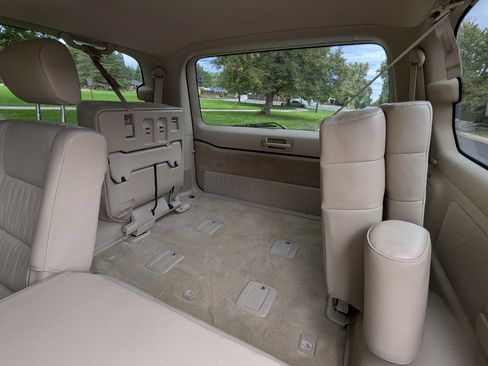 Used 2005 Toyota Land Cruiser image 16