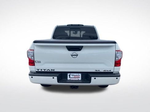 Used 2018 Nissan Titan SL image 4