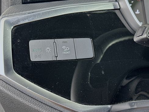 Used 2025 Audi Q3 2.0T Premium AWD/4WD image 17