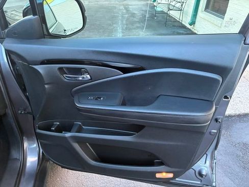 Used 2022 Honda Pilot Touring image 21