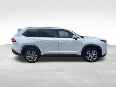 Used 2024 Toyota Grand Highlander AWD image 6