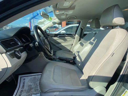 Used 2017 Volkswagen Passat 1.8T R-Line image 13