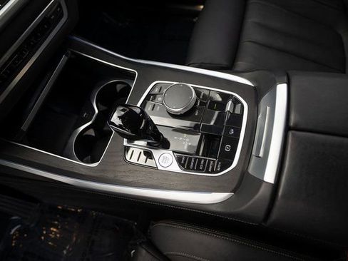 Used 2022 BMW X7 xDrive40i w/ Premium Package image 23