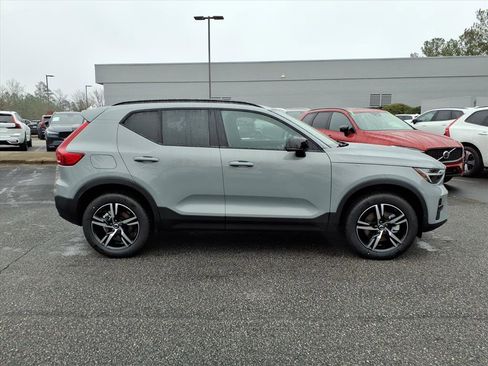 New 2026 Volvo XC40 B5 Core w/ Climate Package image 2