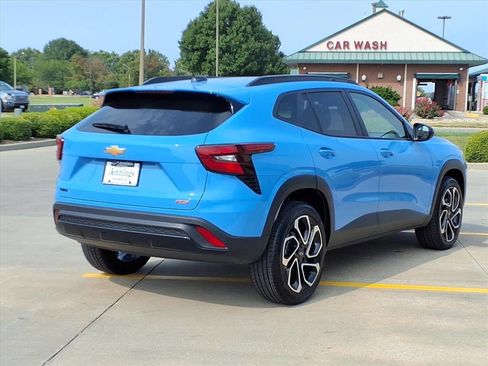 Used 2024 Chevrolet Trax RS w/ Sunroof Package image 5