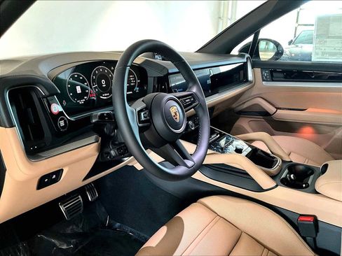 New 2026 Porsche Cayenne S image 4