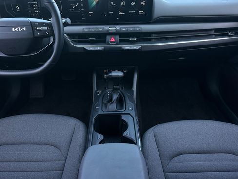 Used 2025 Kia K4 LXS image 13