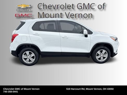 Used 2022 Chevrolet Trax LS w/ Tint and Cruise Package image 7