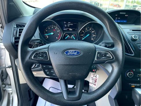 Used 2017 Ford Escape SE FWD image 12