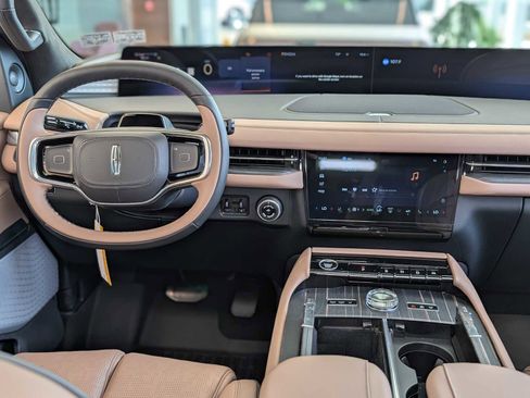 New 2026 Lincoln Navigator L Black Label AWD/4WD image 5