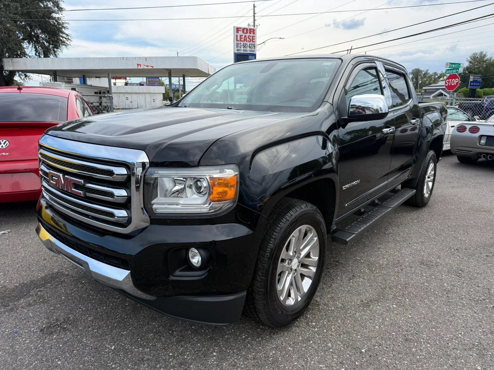 Used 2015 GMC Canyon SLT RWD image 1