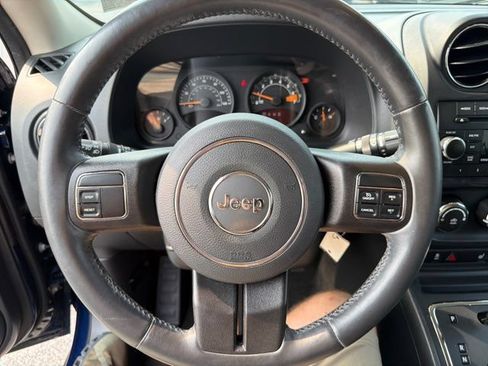 Used 2014 Jeep Patriot Latitude AWD/4WD image 32