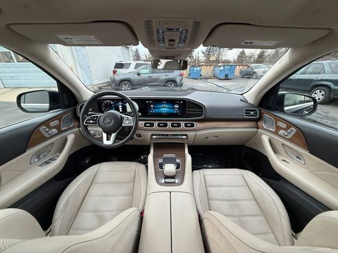 Used 2020 Mercedes-Benz GLS 450 4MATIC image 25