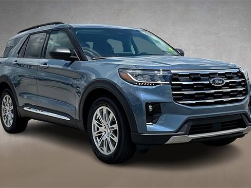 New 2025 Ford Explorer Active w/ Active Comfort Package image 2