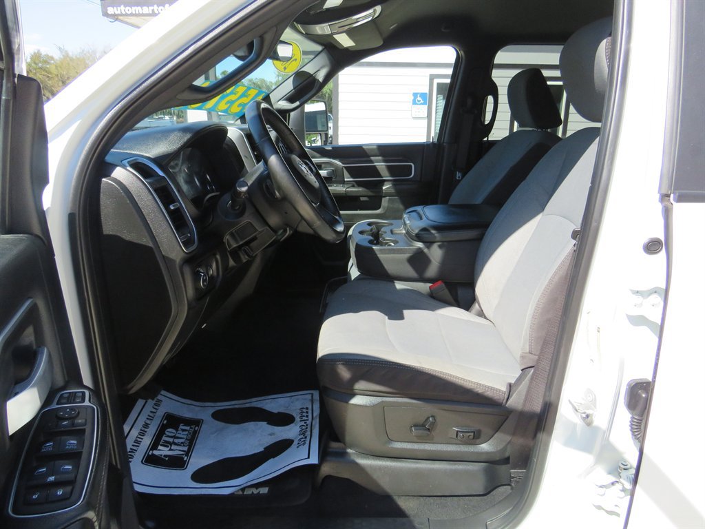 Used 2024 RAM 3500 Big Horn AWD/4WD image 4