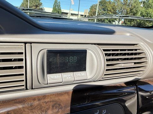 Used 2006 Chrysler Sebring Limited image 22