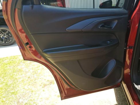 Used 2023 Chevrolet TrailBlazer RS w/ Sun and Liftgate Package FWD image 18