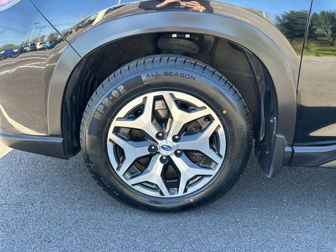 Used 2019 Subaru Forester Premium w/ All-Weather Package AWD/4WD image 12