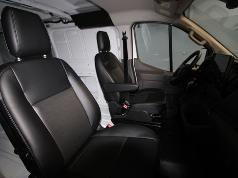 New 2026 Ford Transit 250 Low Roof RWD image 16