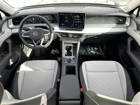 New 2026 Volkswagen Tiguan SE image 29