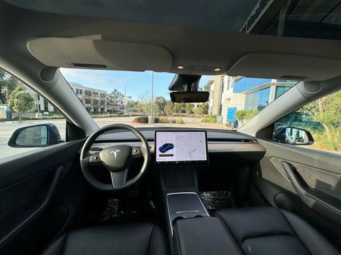 Used 2022 Tesla Model Y Long Range AWD/4WD image 14